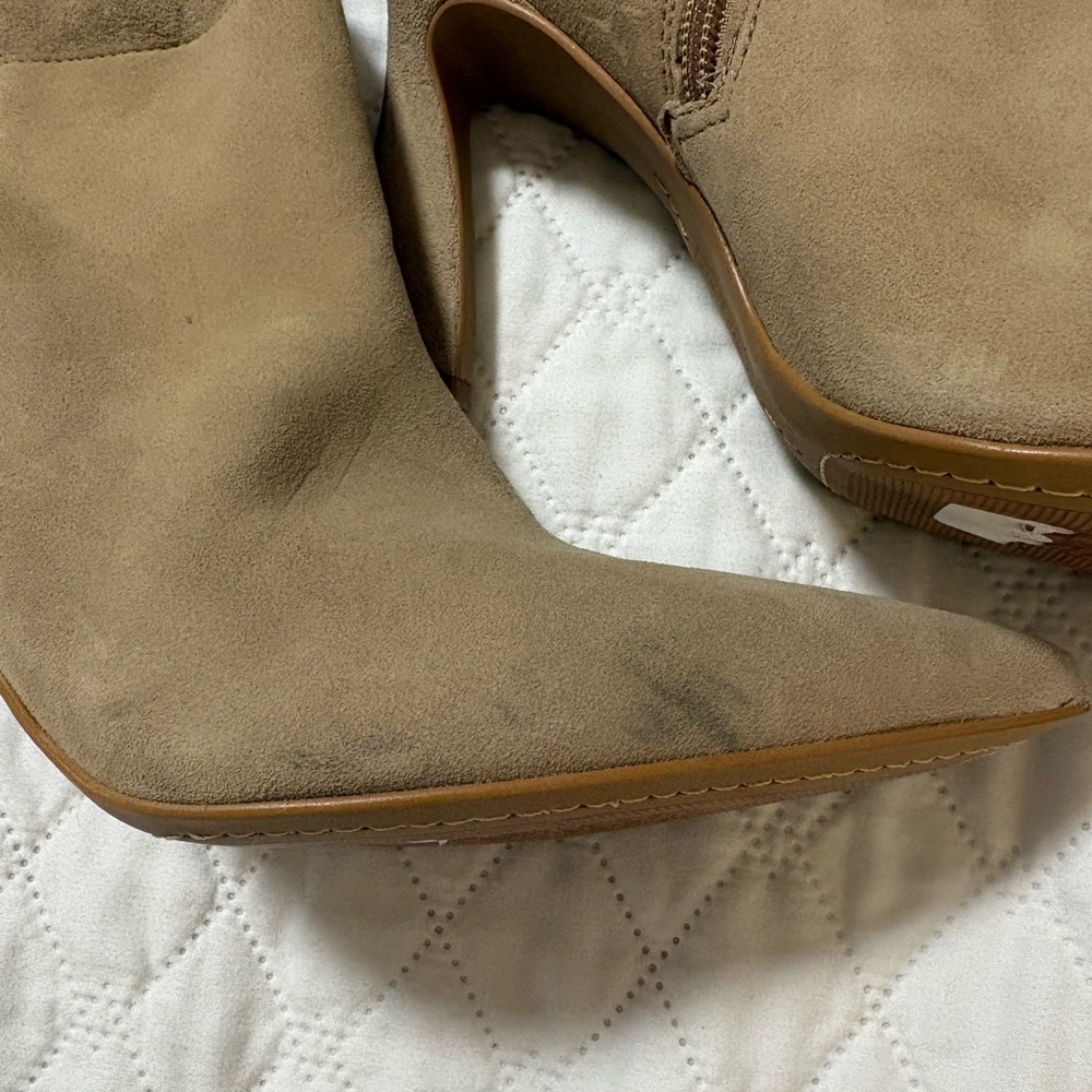 Vince Camuto Tressara Tan Wide Calf Heeled Boots NWT - Picture 2 of 9